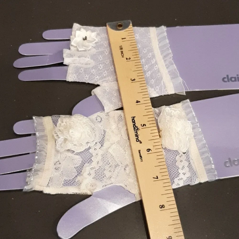 Lace Vintage Gloves from Claire's Boutique